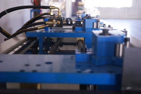 Hydraulic forming equipment